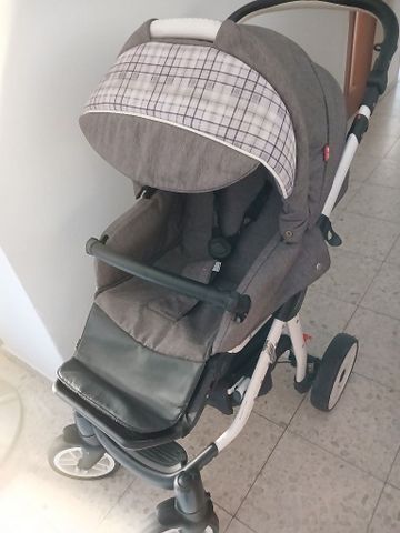 עגלת טיולון.  מסיבית