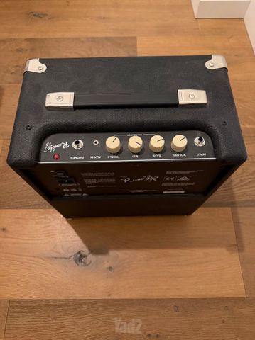 גיטרה בס Squier by Fender