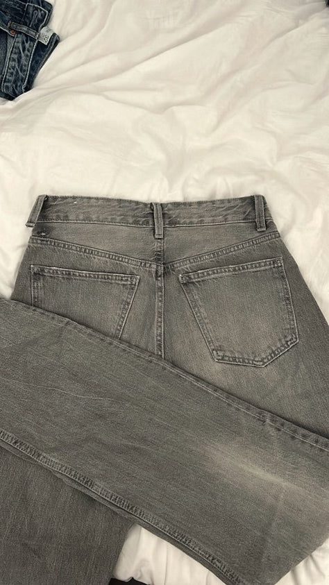 גינס אפור של zara