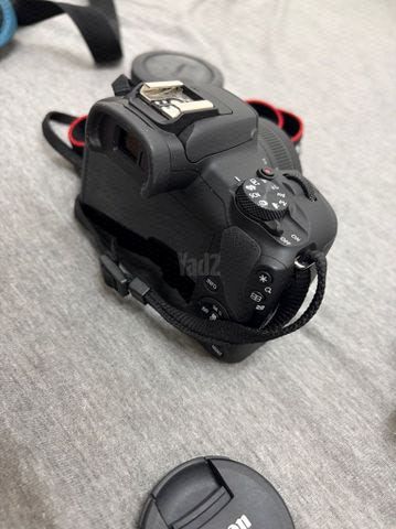 Canon r100