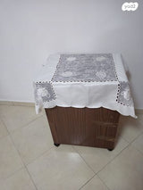 מכונת תפירה עם ארון