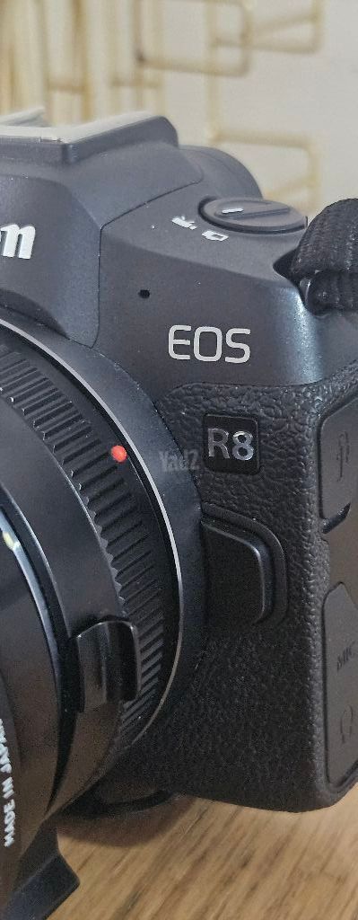 מצלמה r8