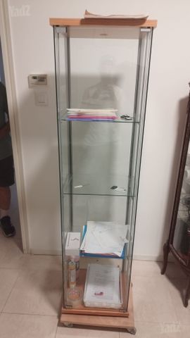 ארון זכוכית