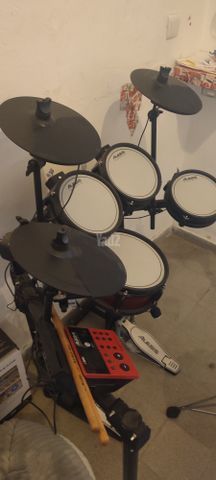 alesis nitro pro עם אחריות
