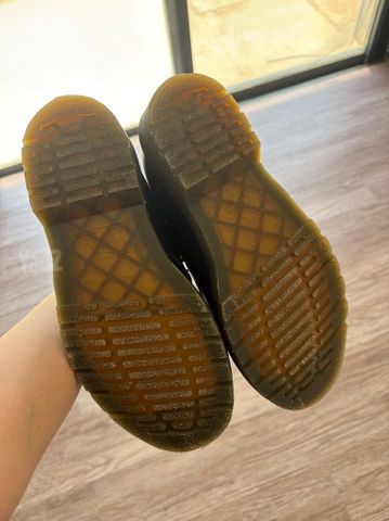 Dr Martens - נעלי דר מרטינס