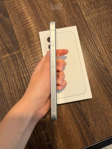 iPhone 16 לבן
