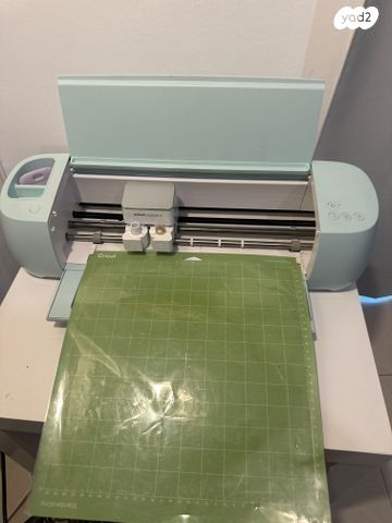 Cricut explore 3 עובדת מצויין