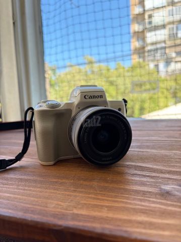 Canon EOS M50
