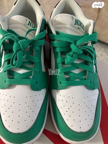 נעלי NIKE