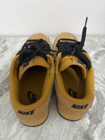 nike dunk low sb  wheat gum