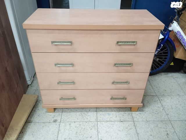 שידת מגירות קומודה