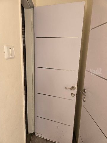 דלתות