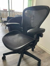כיסא HERMAN MILLER דגם Aeron