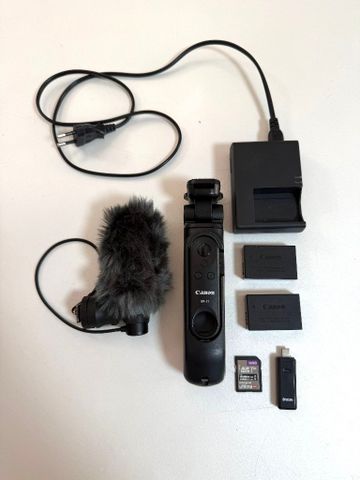 Canon EOS R50 Creator Kit