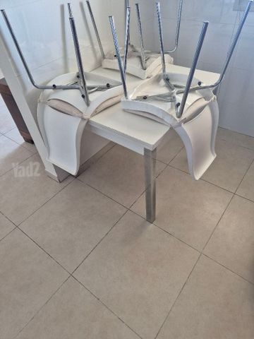 שולחן