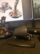 ג׳וייסטיק טיסה thrustmaster