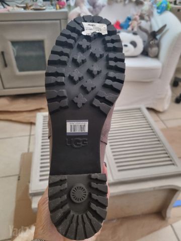מגפוני UGG