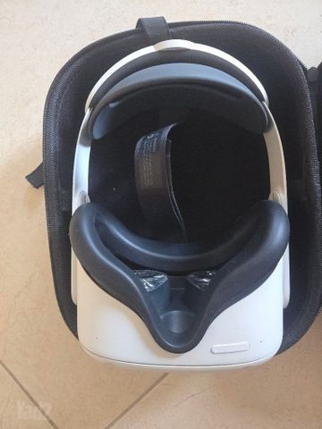 קונסולת oculus quest 2