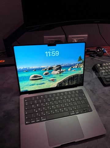 MacBook pro 14 m5 2025