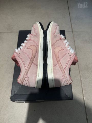 נעלי Nike SB Dunk Low Pink Pig