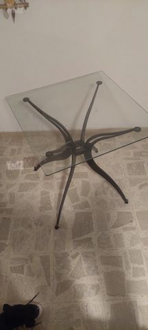 שולחן זכוכית