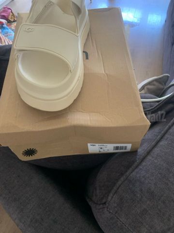 סנדלי UGG מידה 39 חדש!