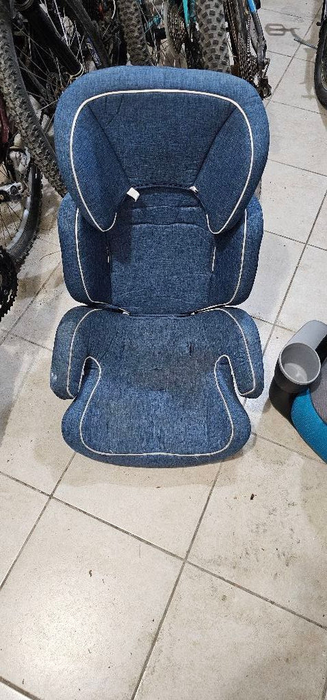 2 בוסטרים עם גב