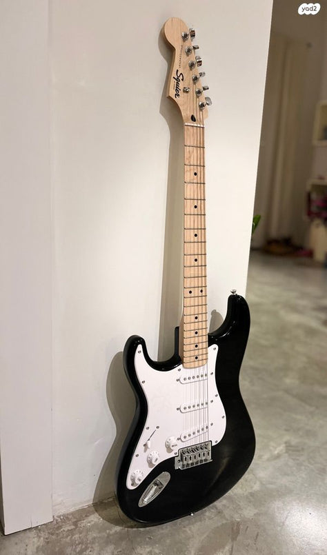 גיטרה Squiet stratocaster🎸
