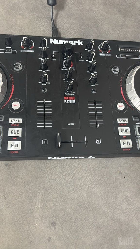 קונטרולר DJ