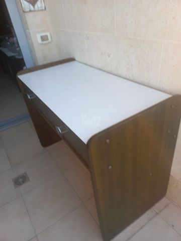 שולחן