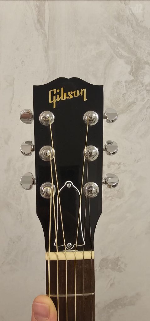 Gibson j15
