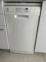 מדיח צר
