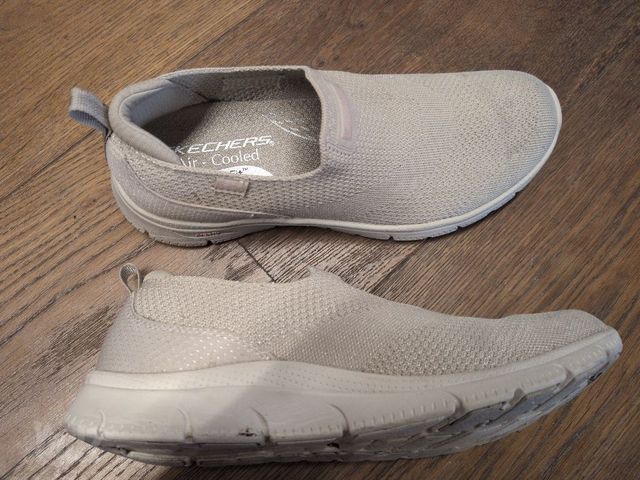 נעלי Skechers