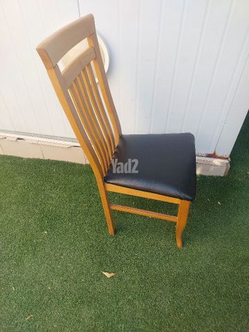 כיסאות