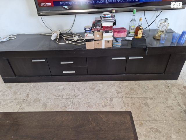 מזנון + שולחן
