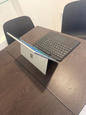 Microsoft Surface Pro 8 I5