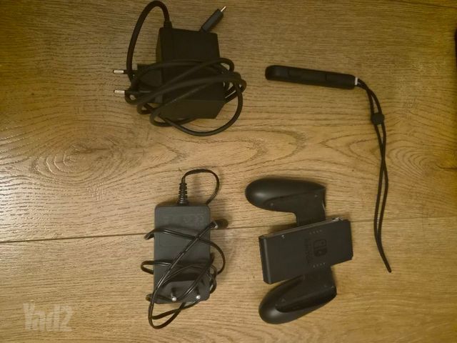 Nintendo Switch V2 + 3 משחקים