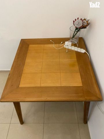 שולחן אוכל