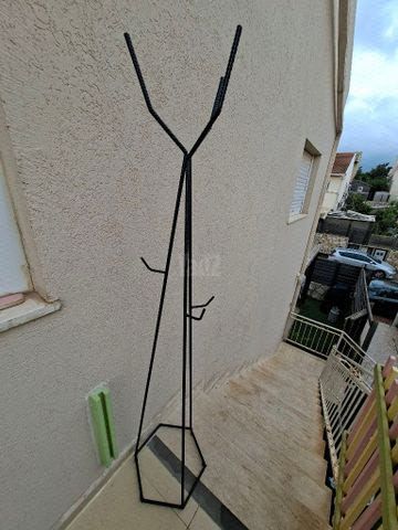 מתלה מעילים