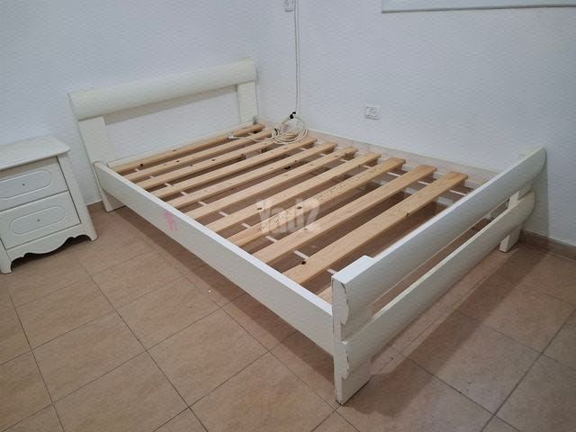 בסיס למיטה