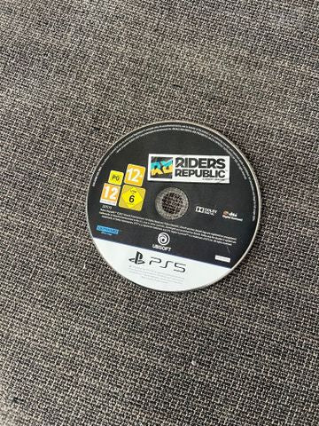 סוני PS5 עם שלט Fortnite