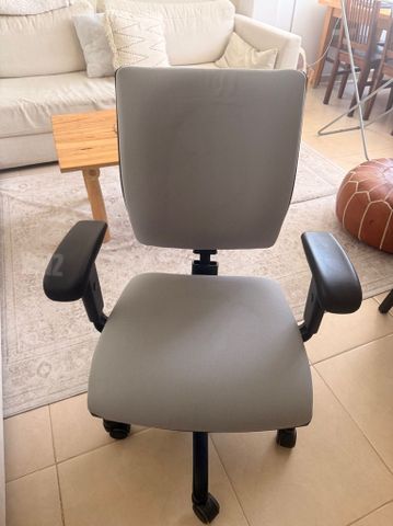 כיסא משרדי