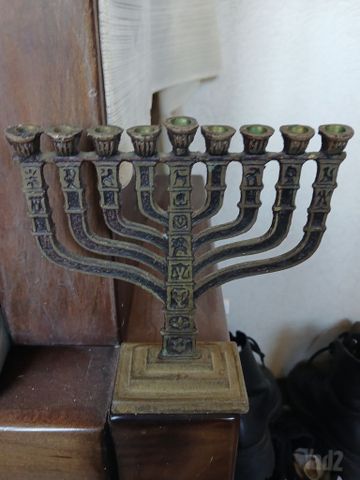 חנוכיות