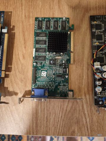 כרטיס מסךVoodoo3 Radeon9500ועו