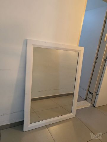 מראה ענקית