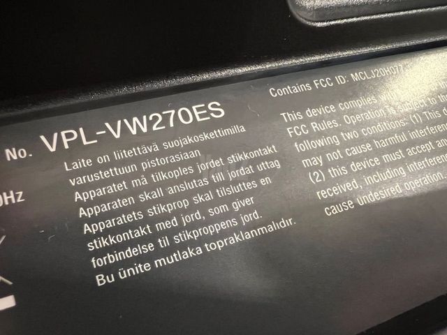מקרן סוני 4K VPL-VW270ES