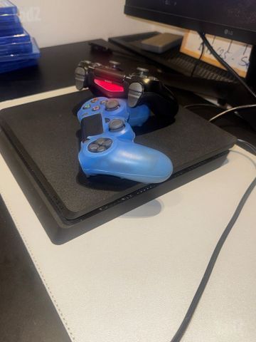 פלייסטיישן 4 slim
