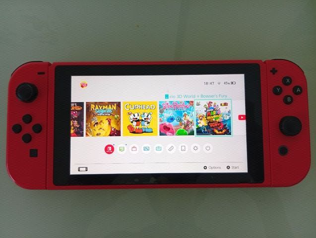 Nintendo Switch מריו אדום