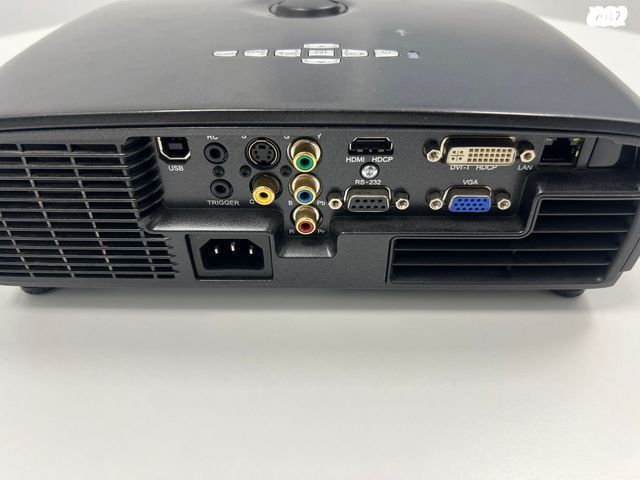 BARCO F22 WUXGA ZOOM VizSim