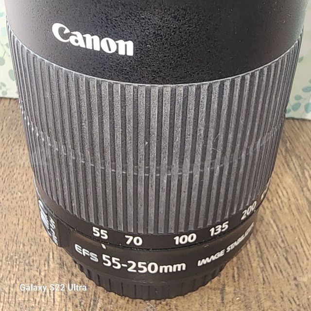 Canon EOS 700d